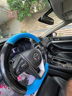 نيسان ماكسيما